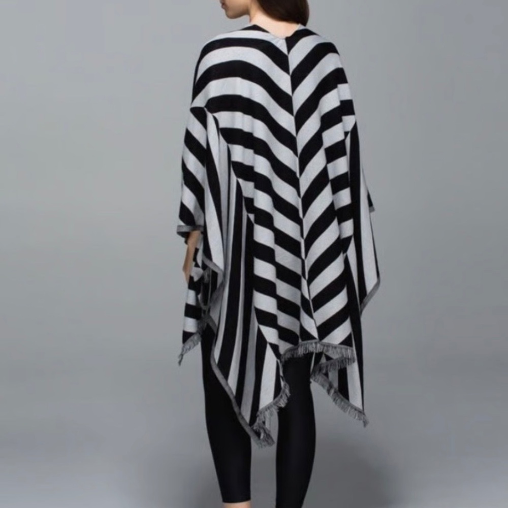 Lululemon Pranayama Scarf Wrap Black/Nimbus Stripe 100% Merino Wool, OS